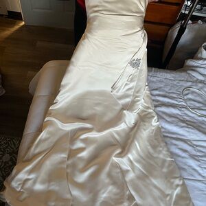 Elegant Cream Wedding Dress